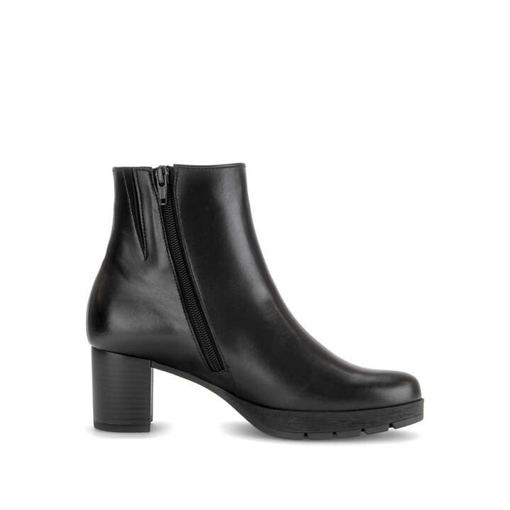 Plateau Stiefelette schwarz #1