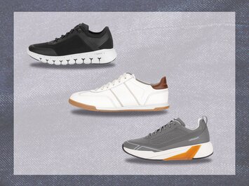 Tre modelli di sneaker uno sotto l’altro su sfondo grigio. In alto una sneaker nera con suola bianca profilata, al centro una sneaker bianca con dettagli marroni e suola chiara, in basso una sneaker grigia con suola bianca e arancione. | © Gabor Shoes GmbH, Germania