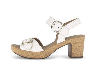 Riemchensandale creme