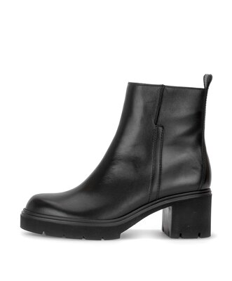 Plateau Stiefelette schwarz