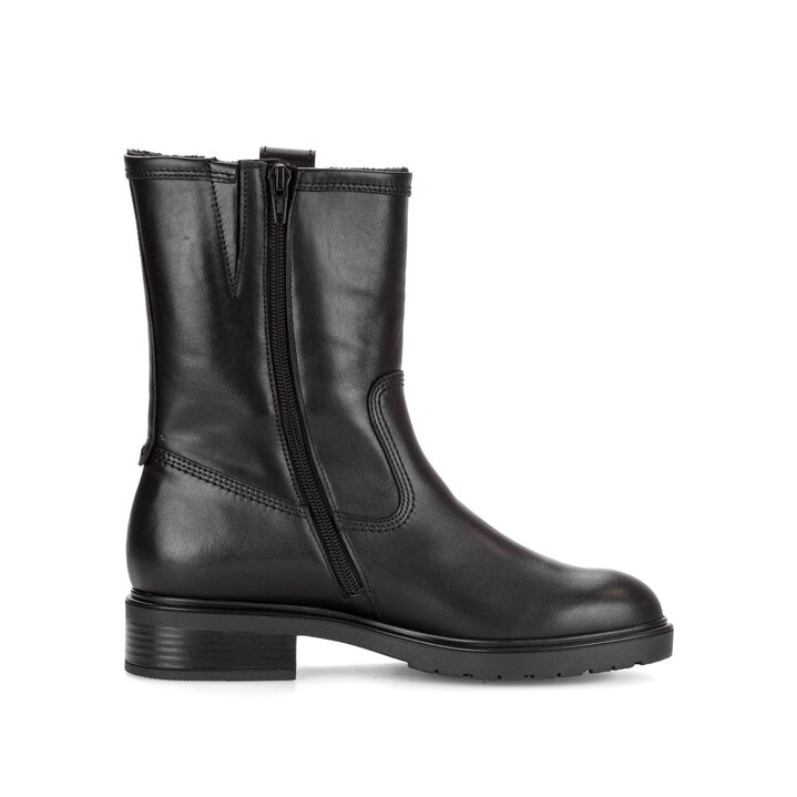 Sportliche Stiefelette schwarz #1