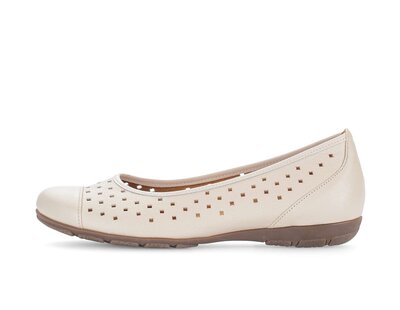 Sportliche Ballerina creme