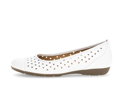 Sportliche Ballerina weiß