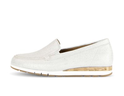 Slipper gold