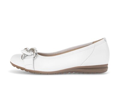 Sportliche Ballerina weiß